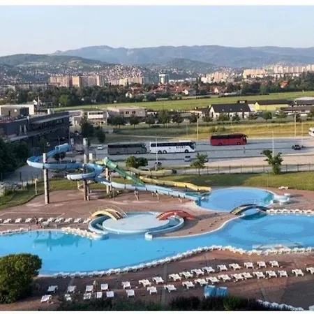 Luxurious Relaxation & Free Garage Parking Apartman